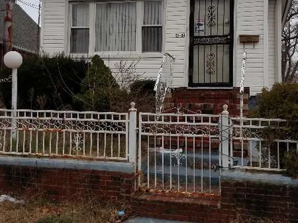 13109 218th St, Springfield Gardens, NY 11413