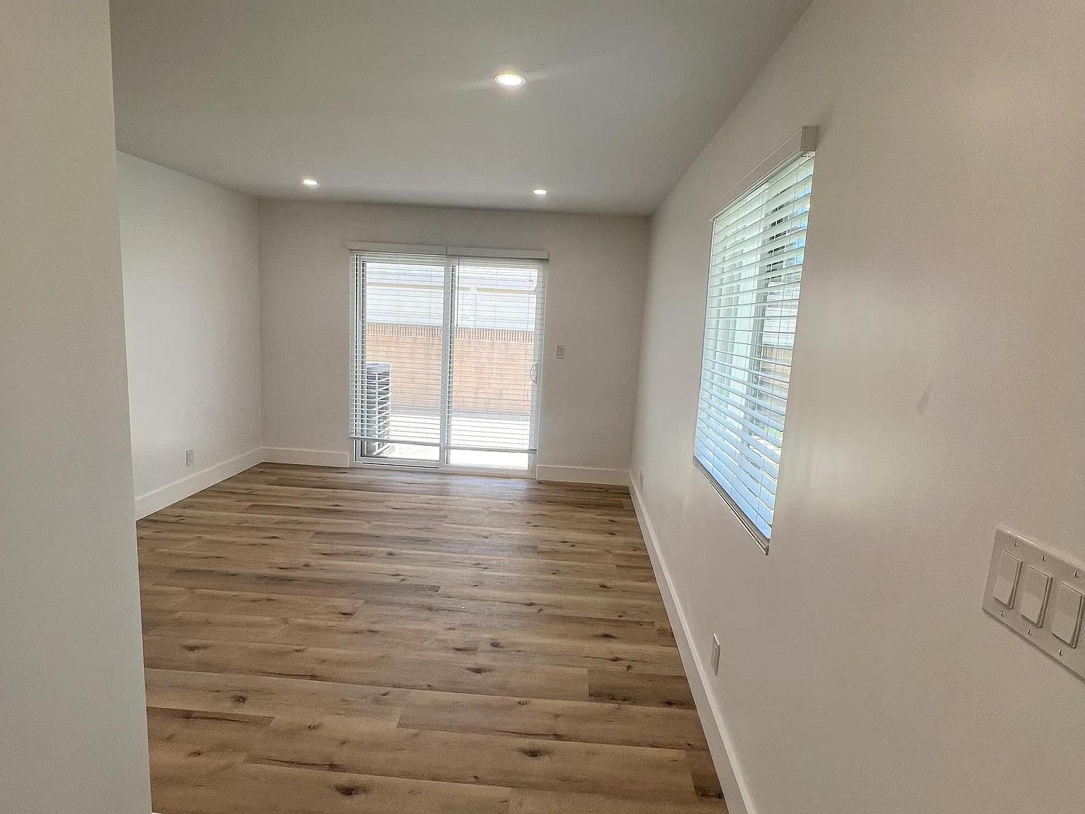 3 bed, 1100 sqft, $3,400 — Photo 3