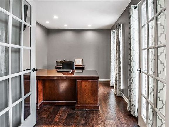 4th image of 629 Water View Dr