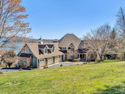77 Pacific Ave, Moneta, VA, 24121
