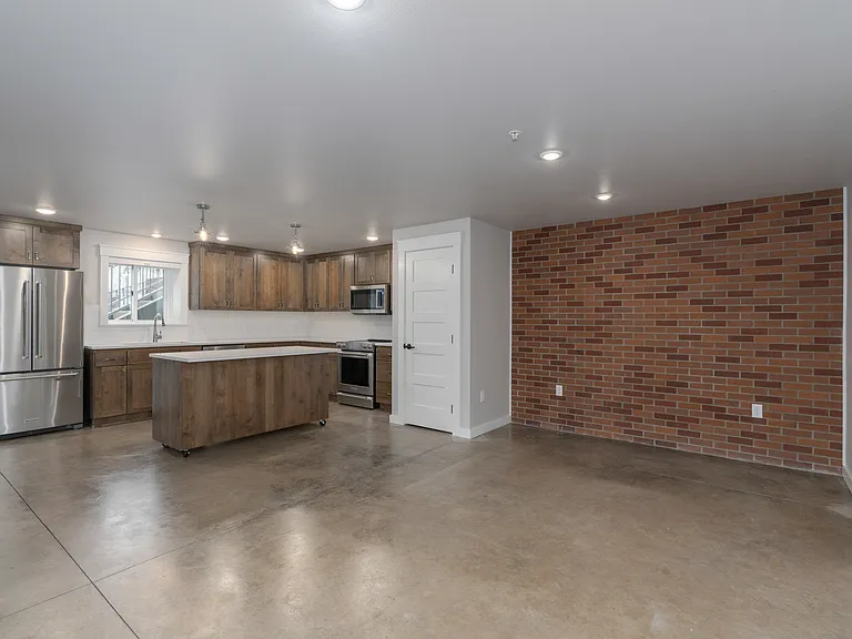 6960 SW Canyon Rd — Photo 12