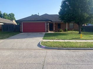 1909 SE 14th St, Moore, OK 73160