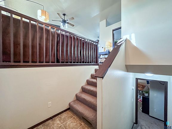 2nd image of 4008 W 92nd St