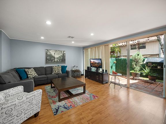 2nd image of 834 NW 81st Terrace #4