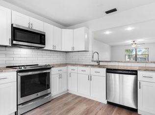 405 Northgate Ct, Royal Palm Beach, FL 33411
