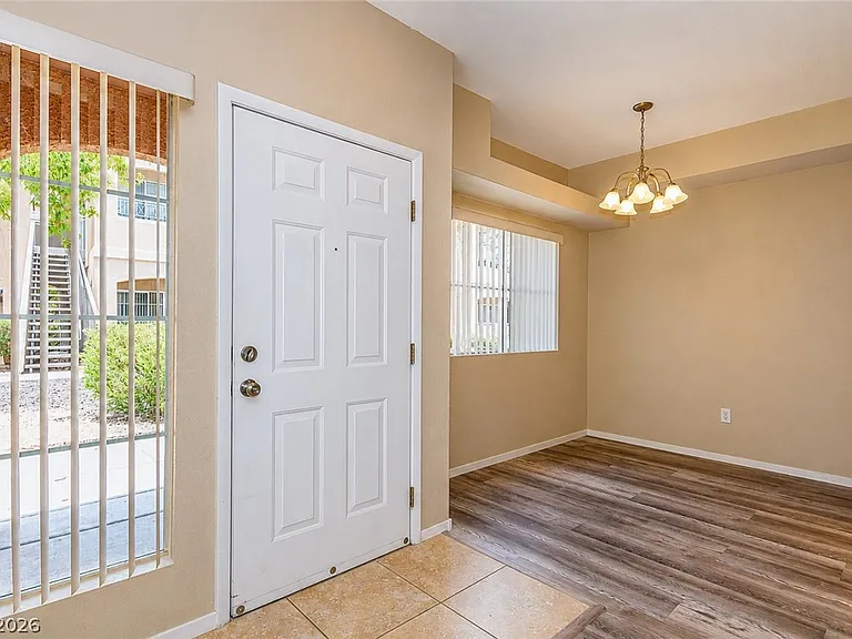 400 Amber Pine St #106 — Photo 8