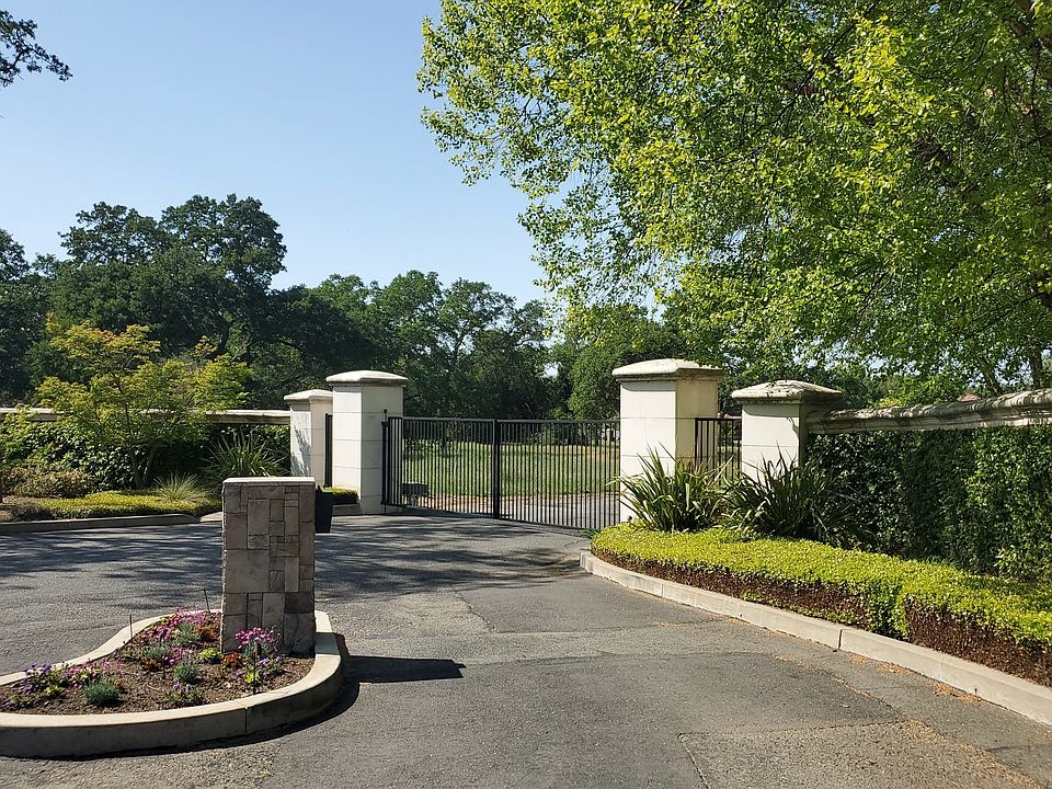 2nd image of 9215 Royal Crest Ct