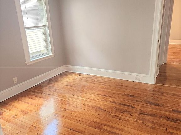 4th image of 288 Medford St #1