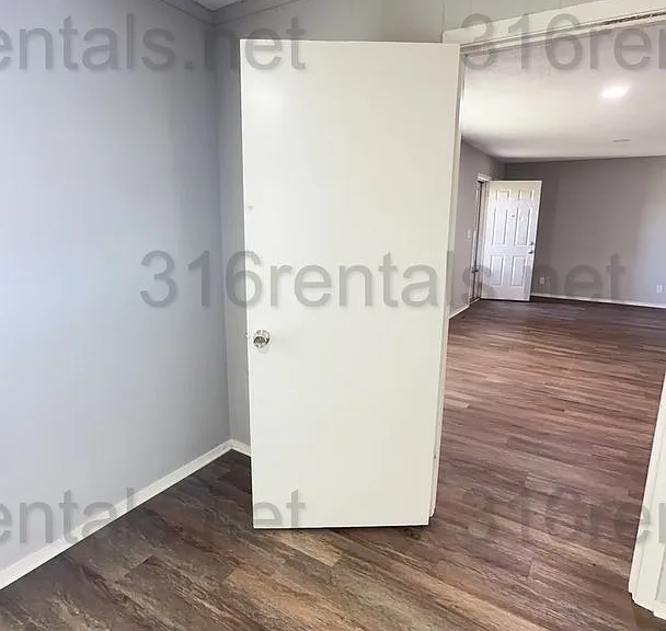 417 S Gordy St — Photo 5
