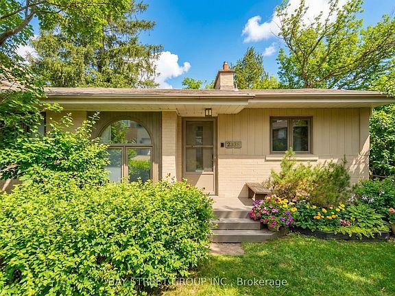 3rd image of 2558 Mindemoya Rd