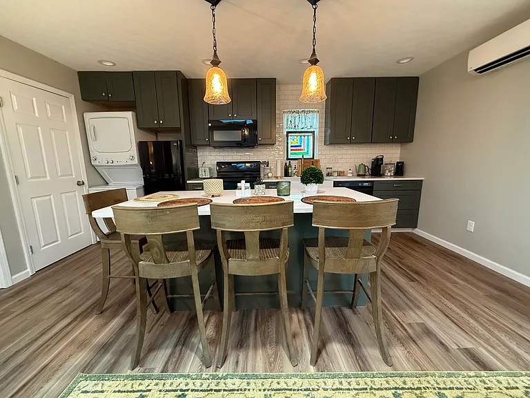 1011 E Caldwell St #B — Photo 14