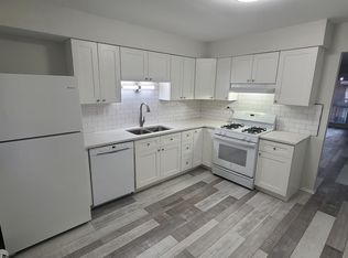 513 Dempster St #2N, Mount Prospect, IL 60056