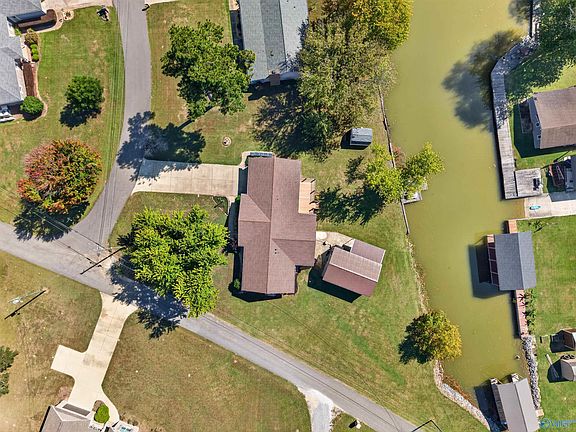 2nd image of 4610 Lake Breeze Rd