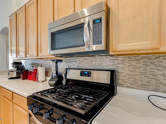 4th image of 835 N Date Palm Dr