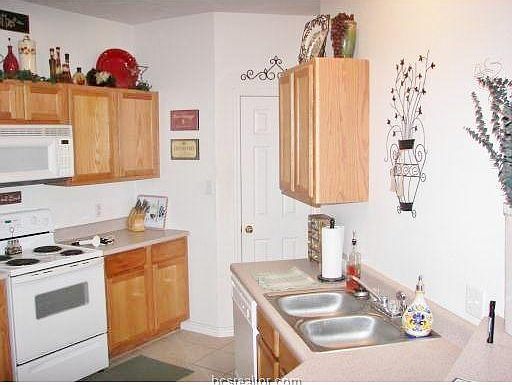 4th image of 2414 Berger Dr