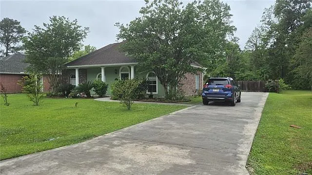 Building Photo - 39329 Brookfield Dr