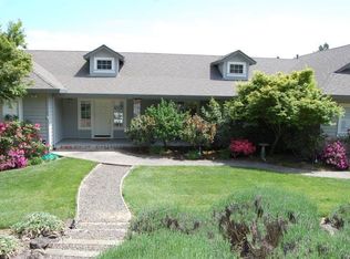 211 Knoll Haven Dr, Sebastopol, CA 95472
