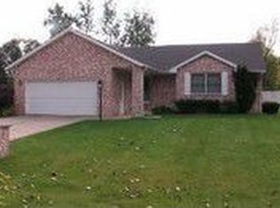 4011 Buckley Dr, Fort Gratiot, MI 48059