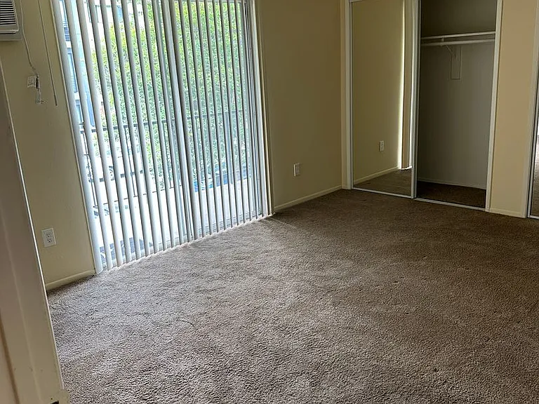 5328 Hermitage Ave — Photo 13