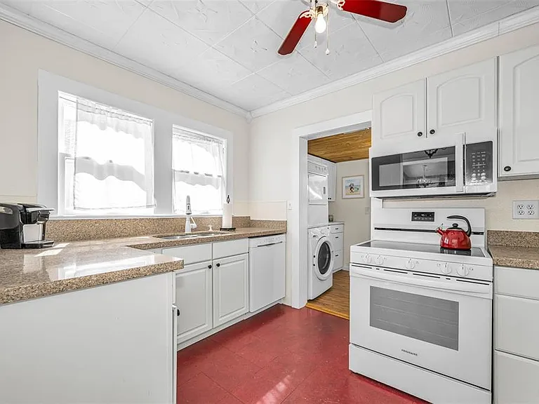 525 Bay St — Photo 12