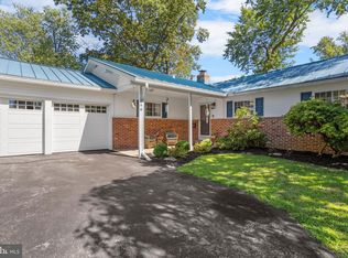 290 Locust Ln, Cinnaminson, NJ 08077