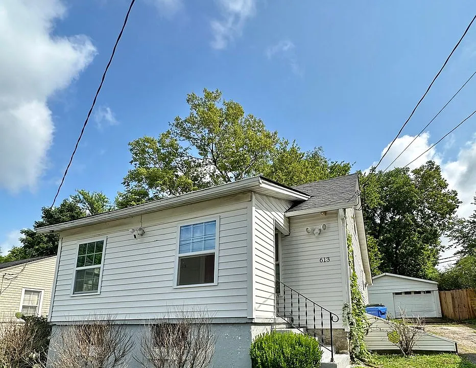 613 Addison Ave
