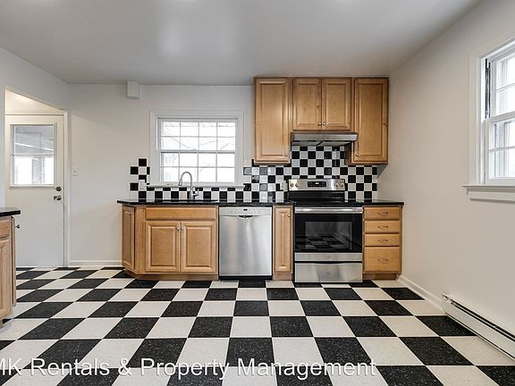 3rd image of 7708 Mendota Dr