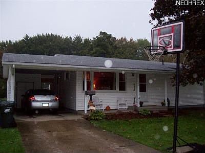 2nd image of 144 Jones St