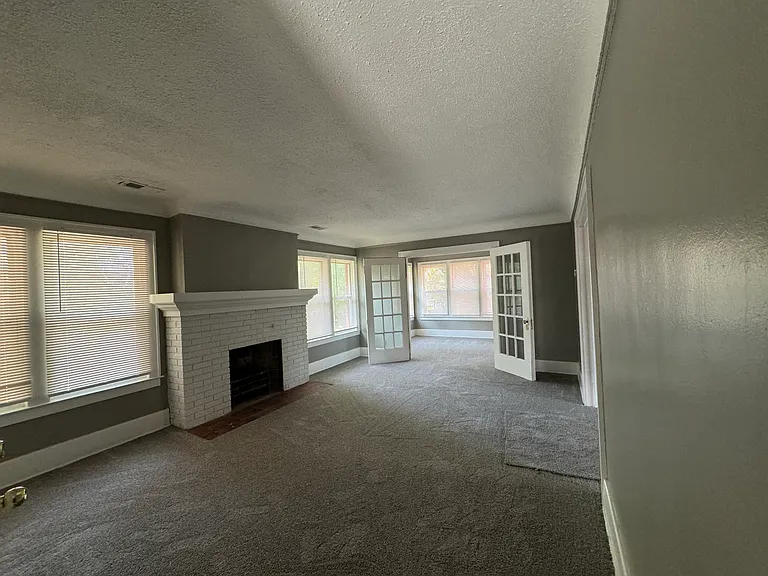 574 W Goldengate St — Photo 3