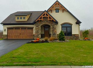 15 Kingsford Ln, Spencerport, NY 14559