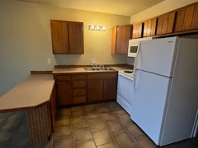 1736 Hitching Post Ln — Photo 24