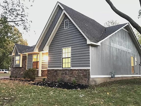 3rd image of 6379 Fawn Hollow Cres S