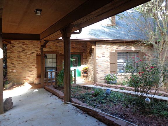 Covered breezeway