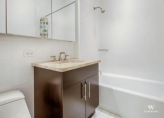 Sold by Warburg | media 7