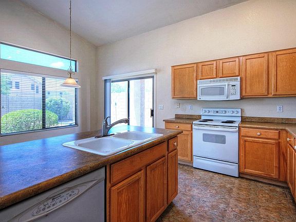 5th image of 40220 N Patriot Way