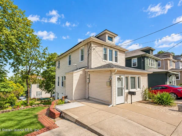 27 Eadie Pl, Staten Island, NY 10301