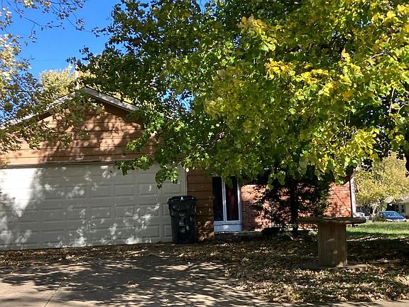 3rd image of 61 Old Trail Dr