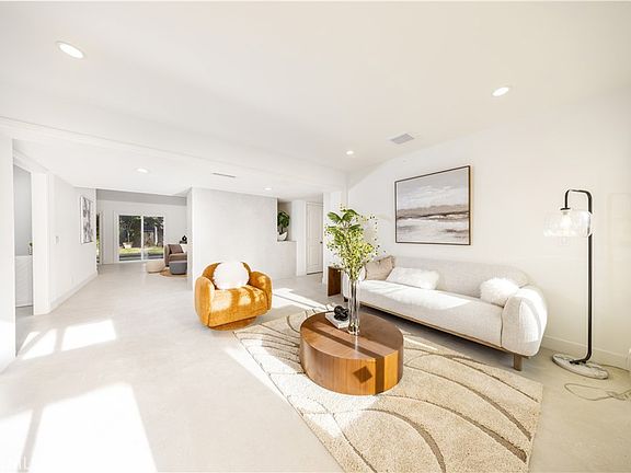 4th image of 19421 Sierra Lago Rd