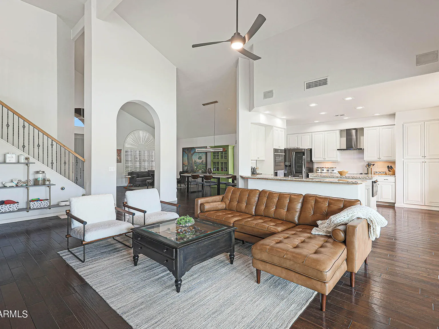 4 bed, 2.5 bath, 3314 sqft, $4,975 — Photo 1