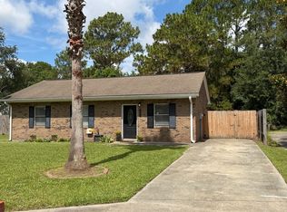 921 Greenbriar Rd, Hinesville, GA 31313