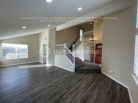4th image of 11445 Chaucer St