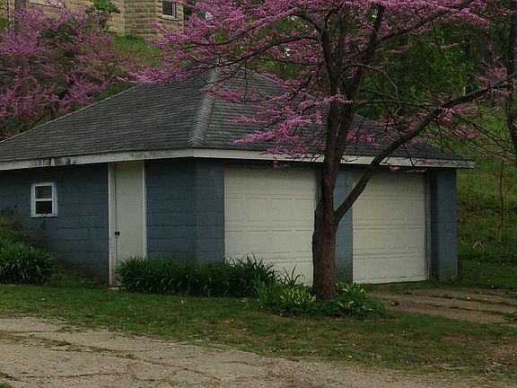 3rd image of 212 Worden Ave