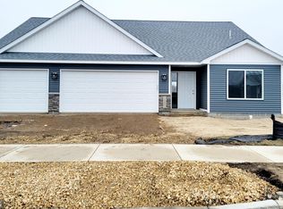 910 Cook St, Saint Peter, MN 56082