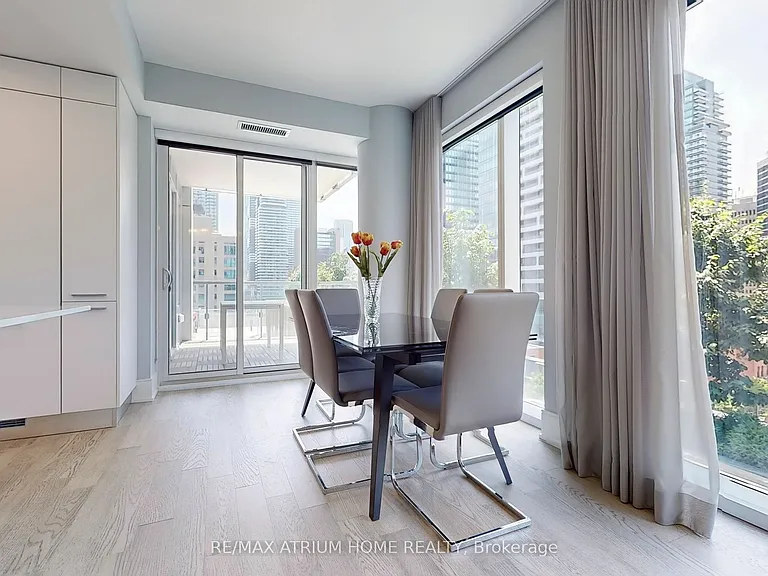 1 Gloucester St #715 — Photo 14