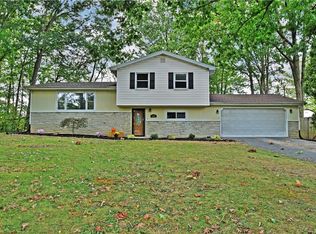 1136 Parkview Ave, Mc Donald, OH