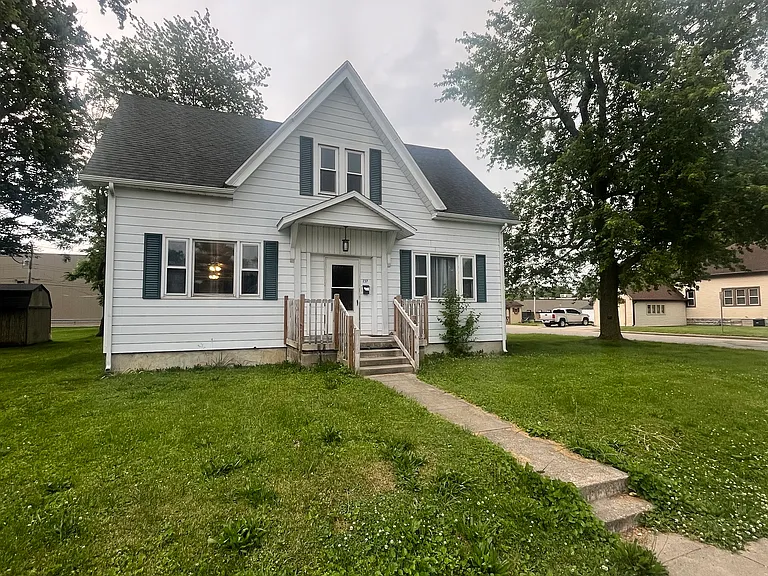 237 S East St — Photo 1