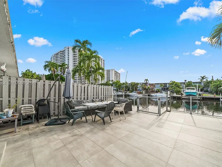 613 NE 26th Ave #613 — Photo 30