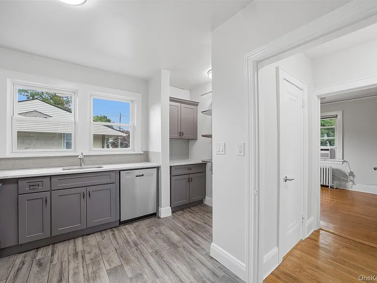 49 Sylvan Pl — Photo 5