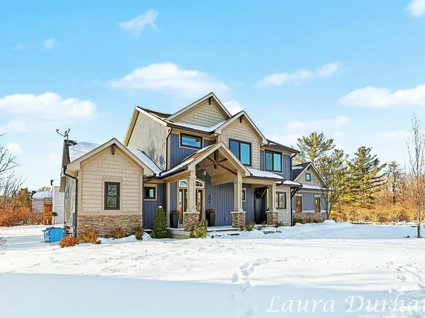 408 Park Dr, Douglas, MI 49406