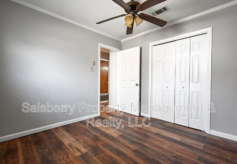1211 NW 3rd Ave — Photo 6